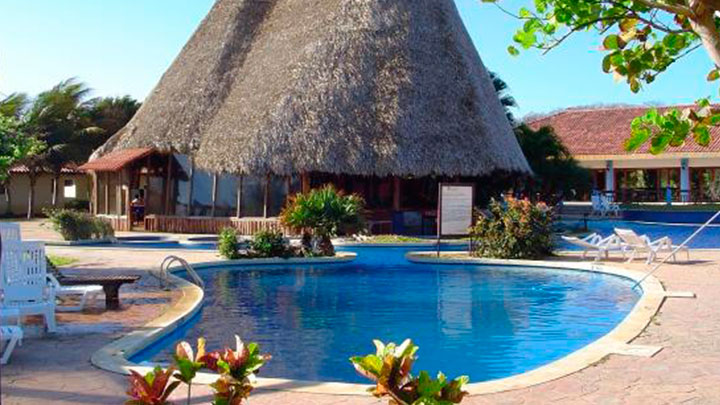 Hoteles-Pacifico-Norte-Ecoplaya_Beach-2-720x405
